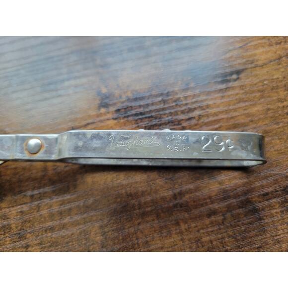 Vintage Vaughan's Manual Can Opener, Bottle Opener Multi-Tool - 29 cents - USA - Picture 2 of 8